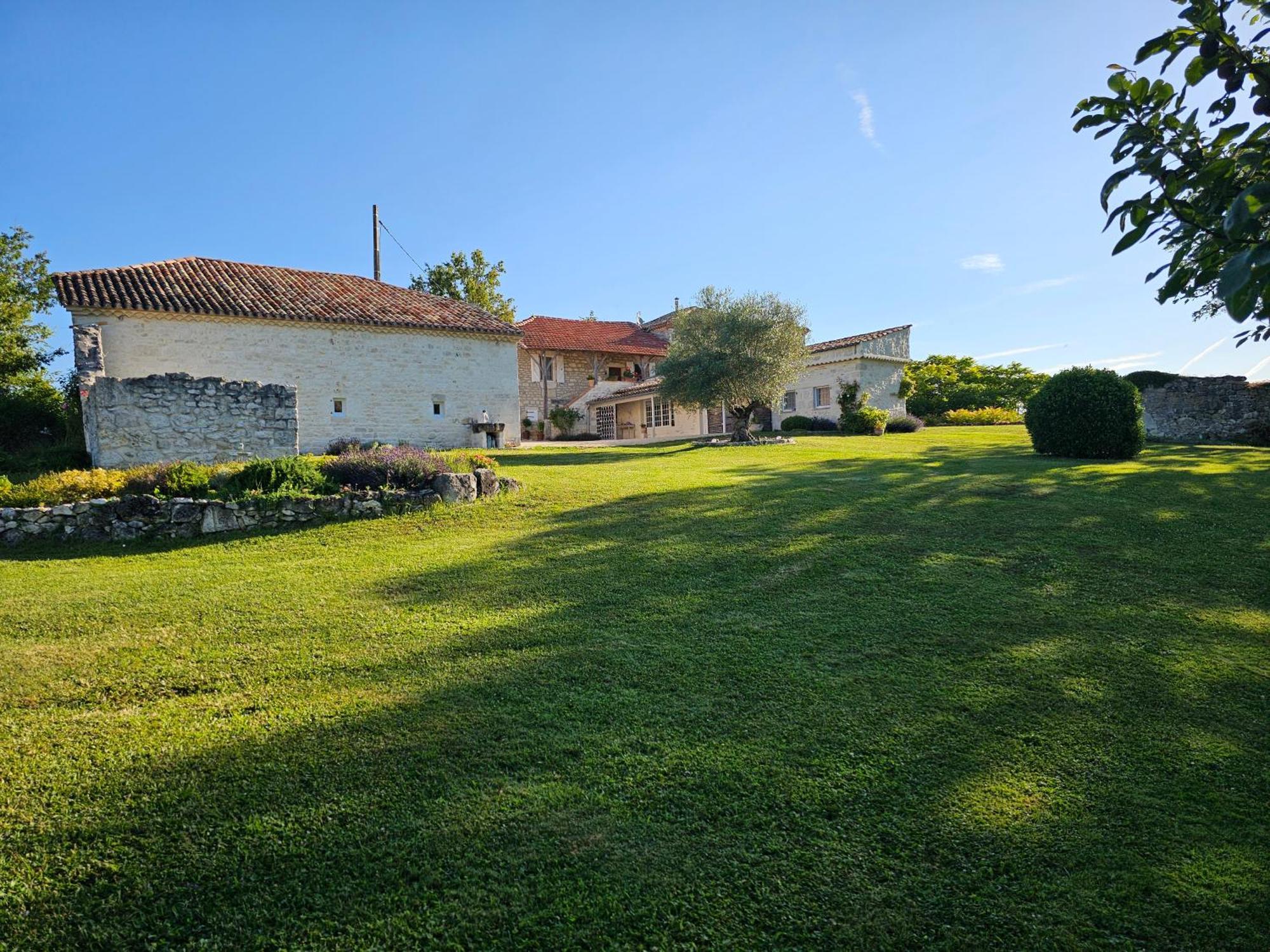 Le Gite Du Souffle Des Anges Sauveterre  Exterior foto